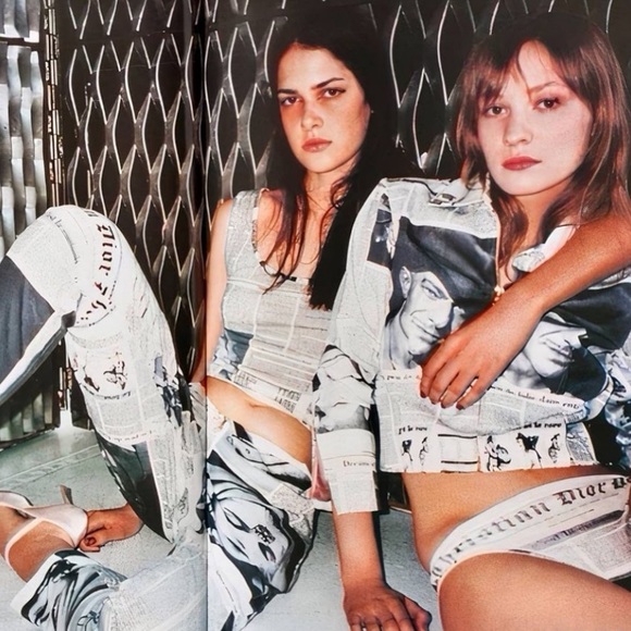 John Galliano Yellow News Print Vintage Cropped Top - Picture 2 of 16